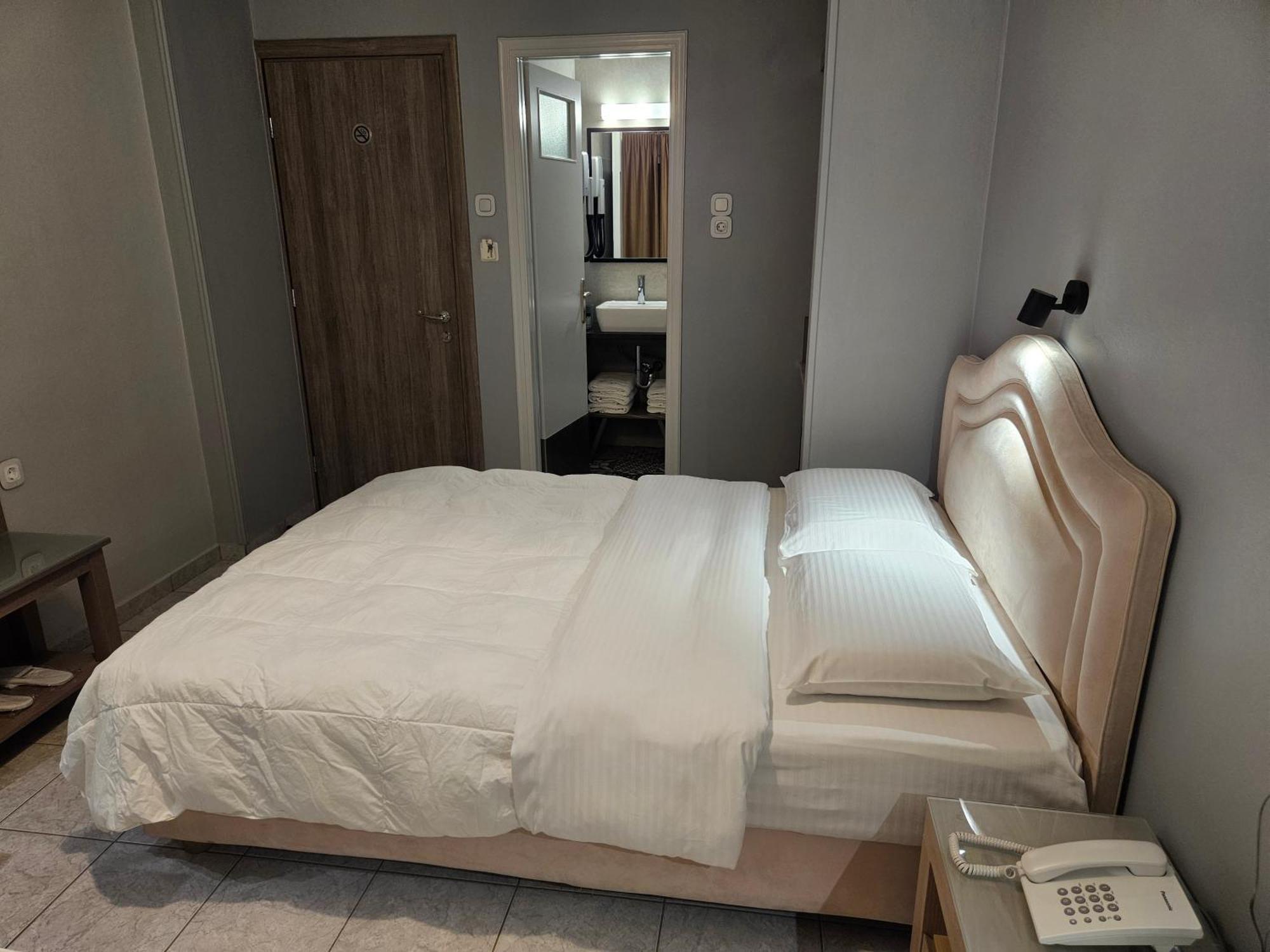 Hotel Anastasia Volos Bagian luar foto